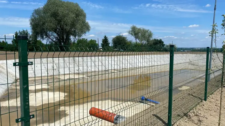 Ogrodzenie panelowe w kolorze zielonym