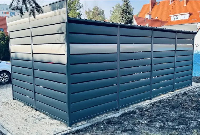Wiata śmietnikowa z profili aluminiowych